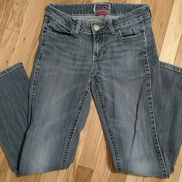 SOLD.......Wrangler boot cut patch - Picture 2 of 3